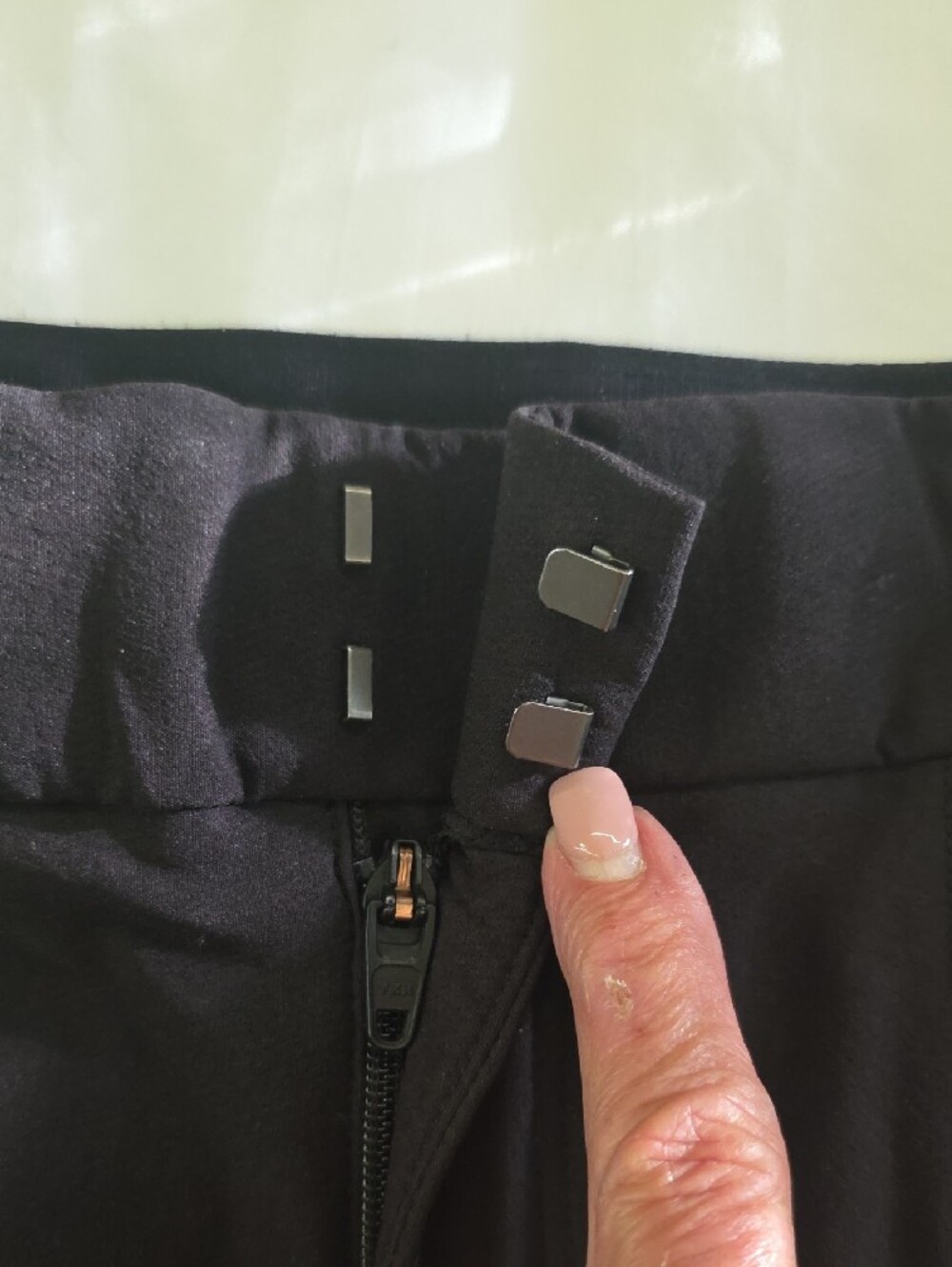Athleta Wander Stash Skinny Pants Black Travel Hiking Stretch Size 6 - Picture 5 of 13
